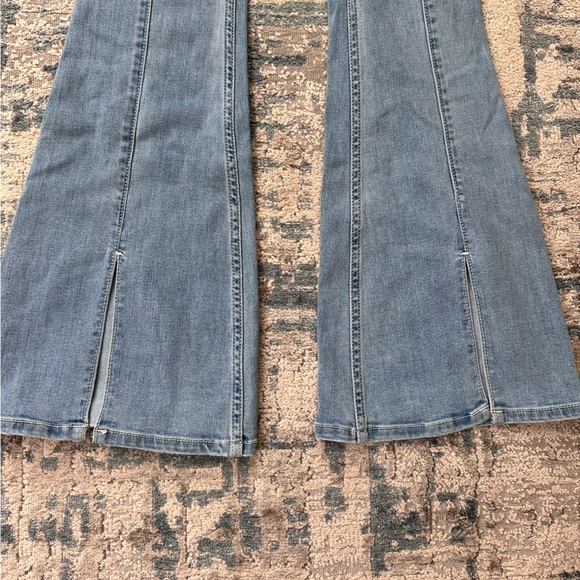 Hollister Split Flare Jeans High Rise - Picture 4 of 6
